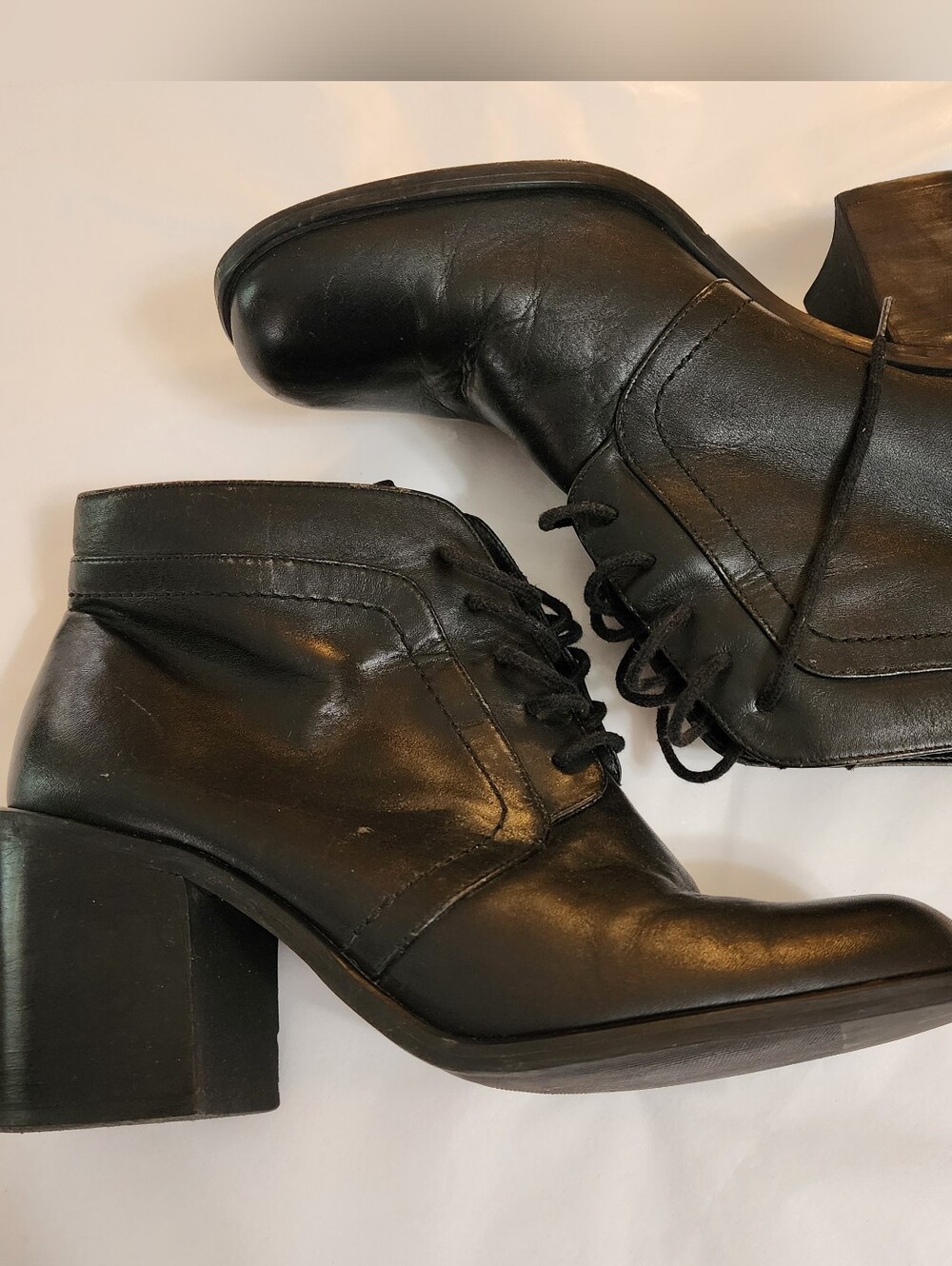 Vintage Womens Black Leather Lace Up Lord & Taylor Boots 8 Chunky Heel Witchy